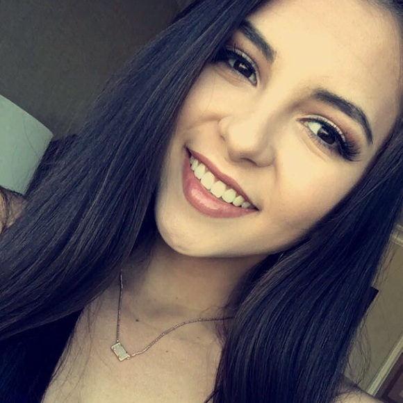 Meet your Posher, Alex - Picture 1 of 1